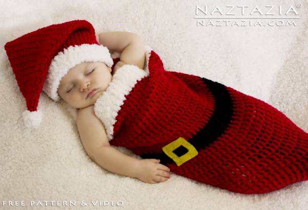 \"diy-tutorial-free-pattern-crochet-baby-santa-hat-cocoon-bunting\"